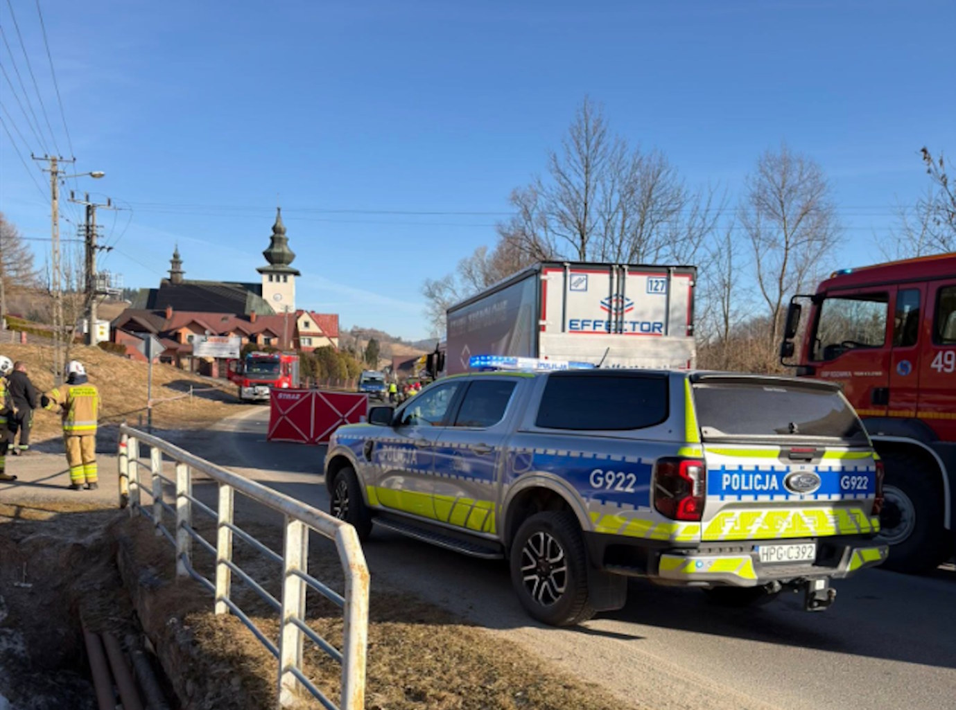 Tragedia na drodze w Małopolsce. 68-letnia kobieta zginęła po potrąceniu przez ciężarówkę